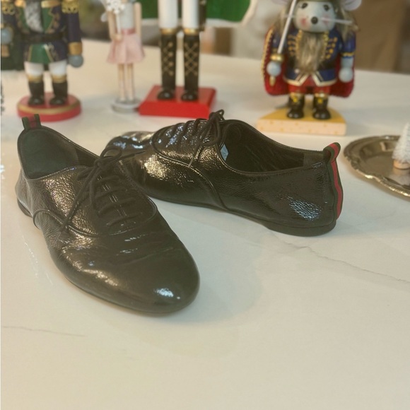 π€ GUCCI BLACK PATENT LEATHER LACE UP LOAFERS! - Picture 5 of 10